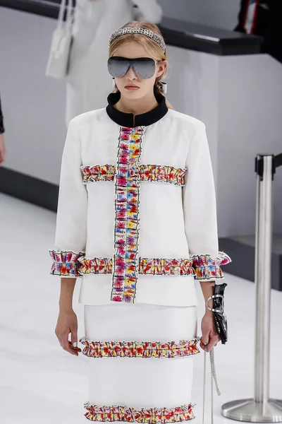 Chanel gösterisi olarak Paris moda haftası
