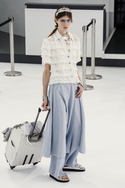 Шоу Шанель в рамках Недели моды в Париже
