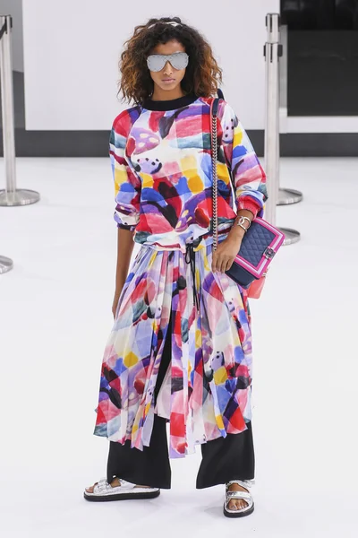 Chanel gösterisi olarak Paris moda haftası