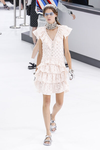 Шоу Шанель в рамках Недели моды в Париже
