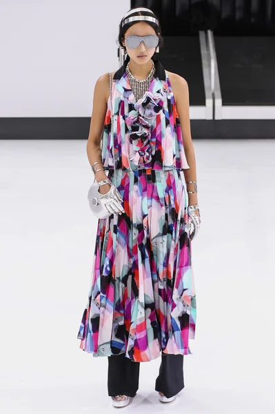 Chanel gösterisi olarak Paris moda haftası