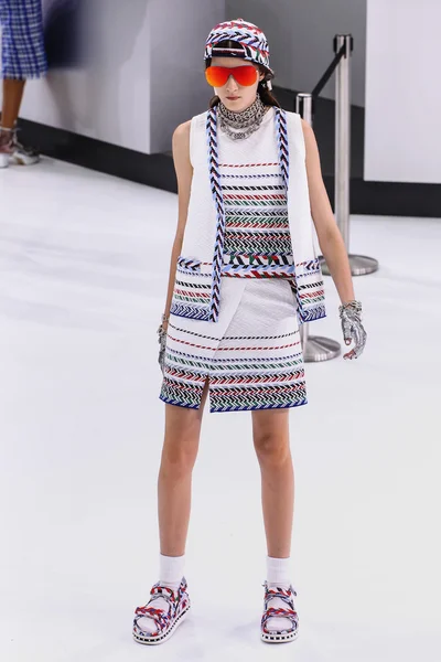 Chanel gösterisi olarak Paris moda haftası