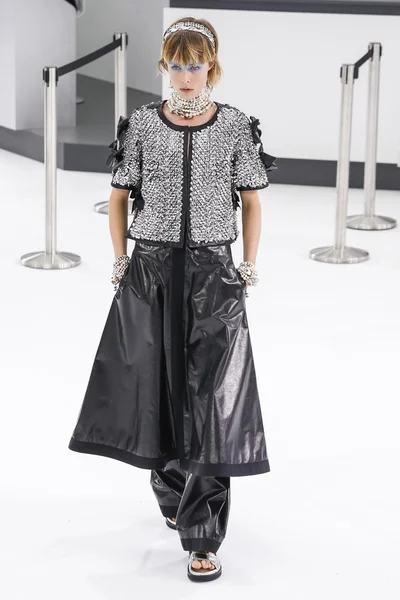 Spettacolo Chanel nell'ambito della Settimana della Moda di Parigi — Foto Stock