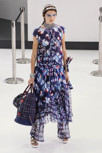 Chanel gösterisi olarak Paris moda haftası