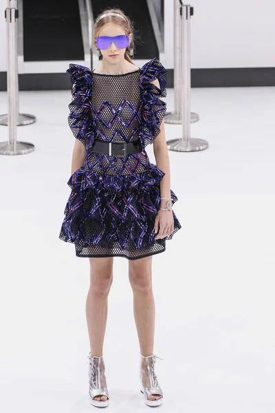 Chanel gösterisi olarak Paris moda haftası