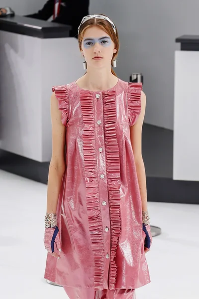 Chanel gösterisi olarak Paris moda haftası