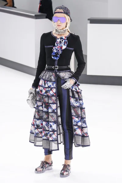 Chanel Toon als onderdeel van de Paris Fashion Week — Stockfoto