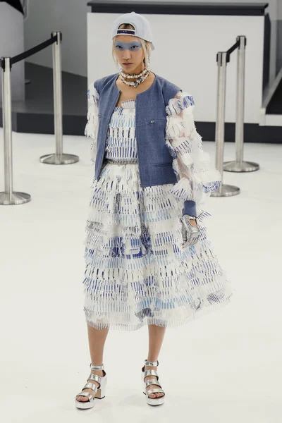 Chanel gösterisi olarak Paris moda haftası