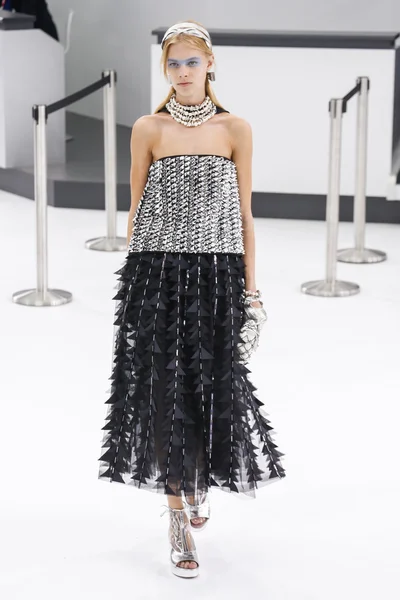 Chanel gösterisi olarak Paris moda haftası — Stok fotoğraf