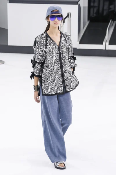 Chanel gösterisi olarak Paris moda haftası