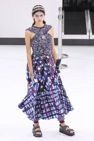 Chanel gösterisi olarak Paris moda haftası