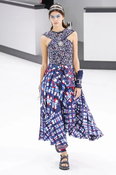 Chanel gösterisi olarak Paris moda haftası