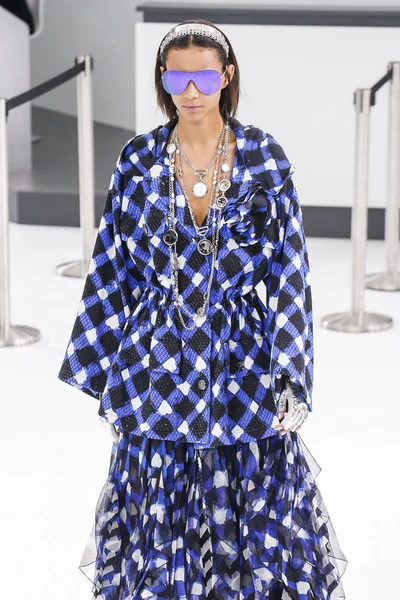 Chanel gösterisi olarak Paris moda haftası 