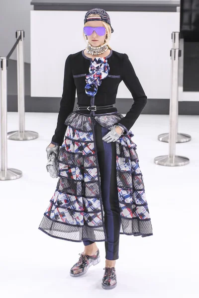 Chanel gösterisi olarak Paris moda haftası