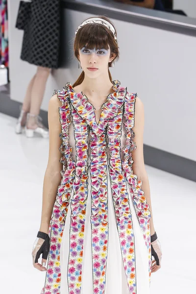 Chanel gösterisi olarak Paris moda haftası