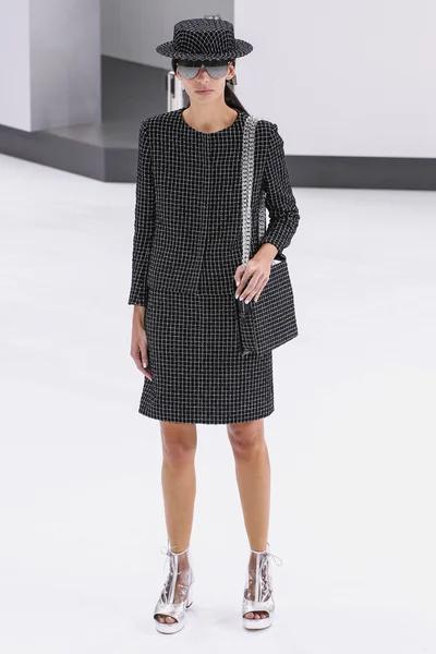 Chanel show som en del av Paris modevecka — Stockfoto