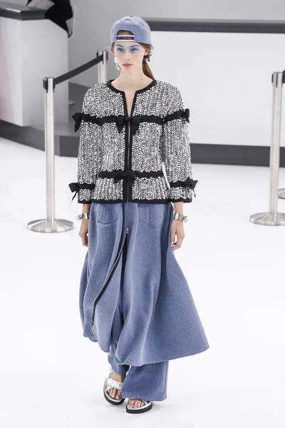 Chanel gösterisi olarak Paris moda haftası