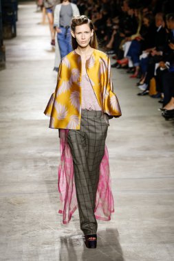 Dries Van Noten gösterisi 