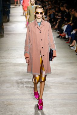 Dries Van Noten gösterisi 