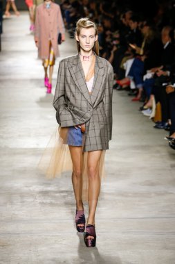 Dries Van Noten gösterisi 