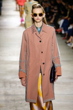 Dries Van Noten gösterisi 