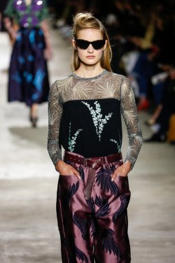 Dries Van Noten gösterisi 