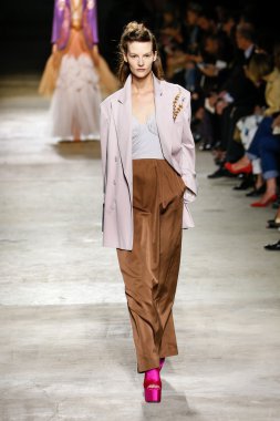 Dries Van Noten gösterisi 