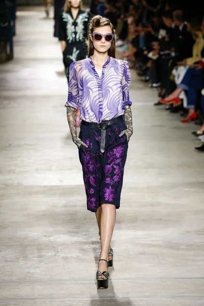 Dries Van Noten gösterisi 