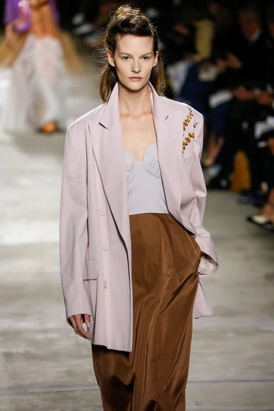 Dries van Noten show — Stockfoto