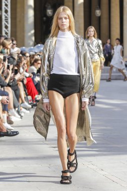 Isabel Marant gösteri 