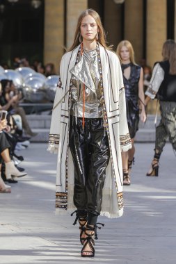 Isabel Marant gösteri 