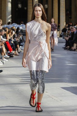 Isabel Marant gösteri 