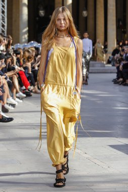 Isabel Marant gösteri 