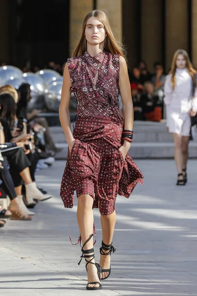 Isabel Marant gösteri 