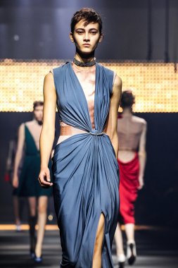 Paris Moda Haftası Kadın Giyim İlkbahar / Yaz bir parçası olarak Lanvin gösterisi