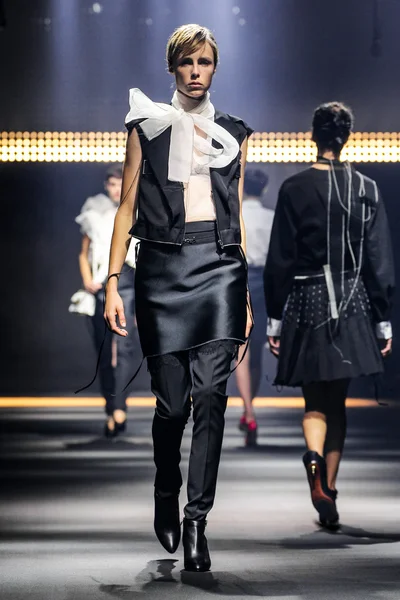 The Lanvin show as part of the Paris Fashion Week Womenswear Spring/Summer — Stock Photo, Image