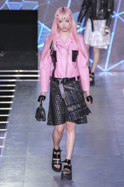 Louis Vuitton gösterisi