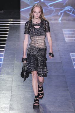 Louis Vuitton gösterisi