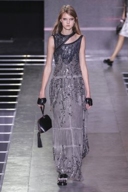 Louis Vuitton gösterisi