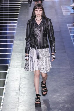 Louis Vuitton gösterisi