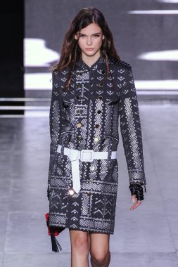 Louis Vuitton gösterisi