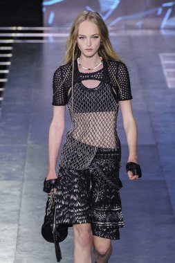 Louis Vuitton gösterisi