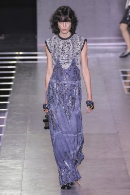 Louis Vuitton gösterisi