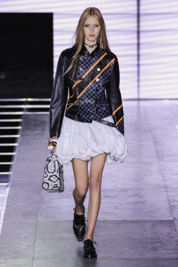 Louis Vuitton gösterisi