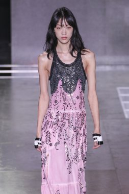 Louis Vuitton gösterisi