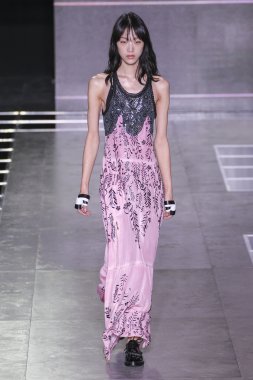 Louis Vuitton gösterisi