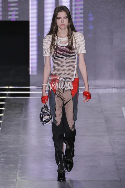 Louis Vuitton gösterisi