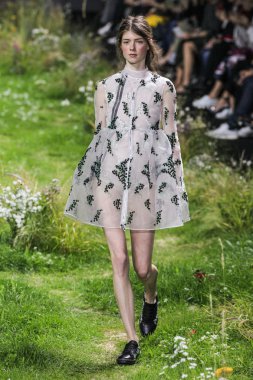 Moncler Gamme Rouge gösteri 