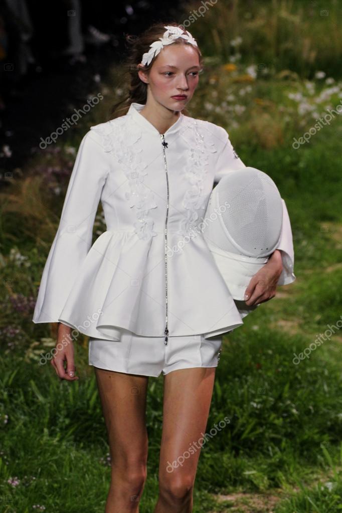 moncler donna primavera estate 2016 moncler donna primavera estate 2016