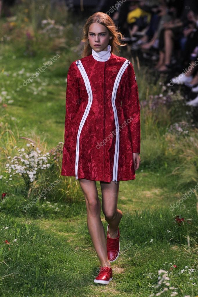 moncler primavera estate 2016 moncler primavera estate 2016